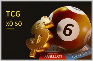 Game thủ esports chuyên nghiệp đang chơi trên máy tính với đèn LED